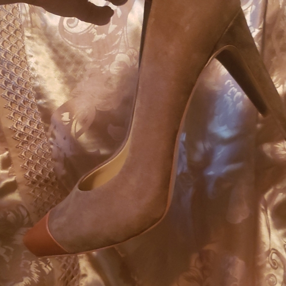 Shoes - Picture 4 of 5